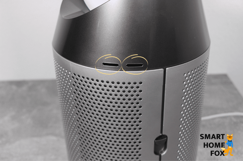 Die Sensor-Lufteinlässe im Sockel des Dyson Pure Cool TP04 Luftreinigers sind eingekringelt